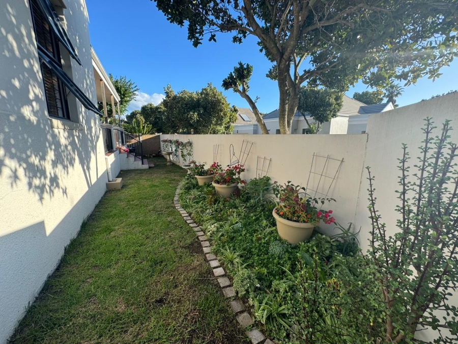 To Let 3 Bedroom Property for Rent in Royal Ascot Western Cape